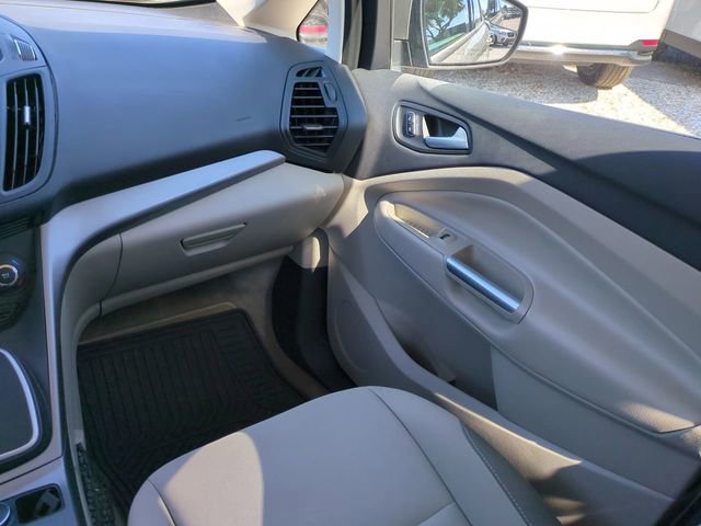 Used 2016 Ford C-MAX SE w/ Interior Protection Package FWD image 19