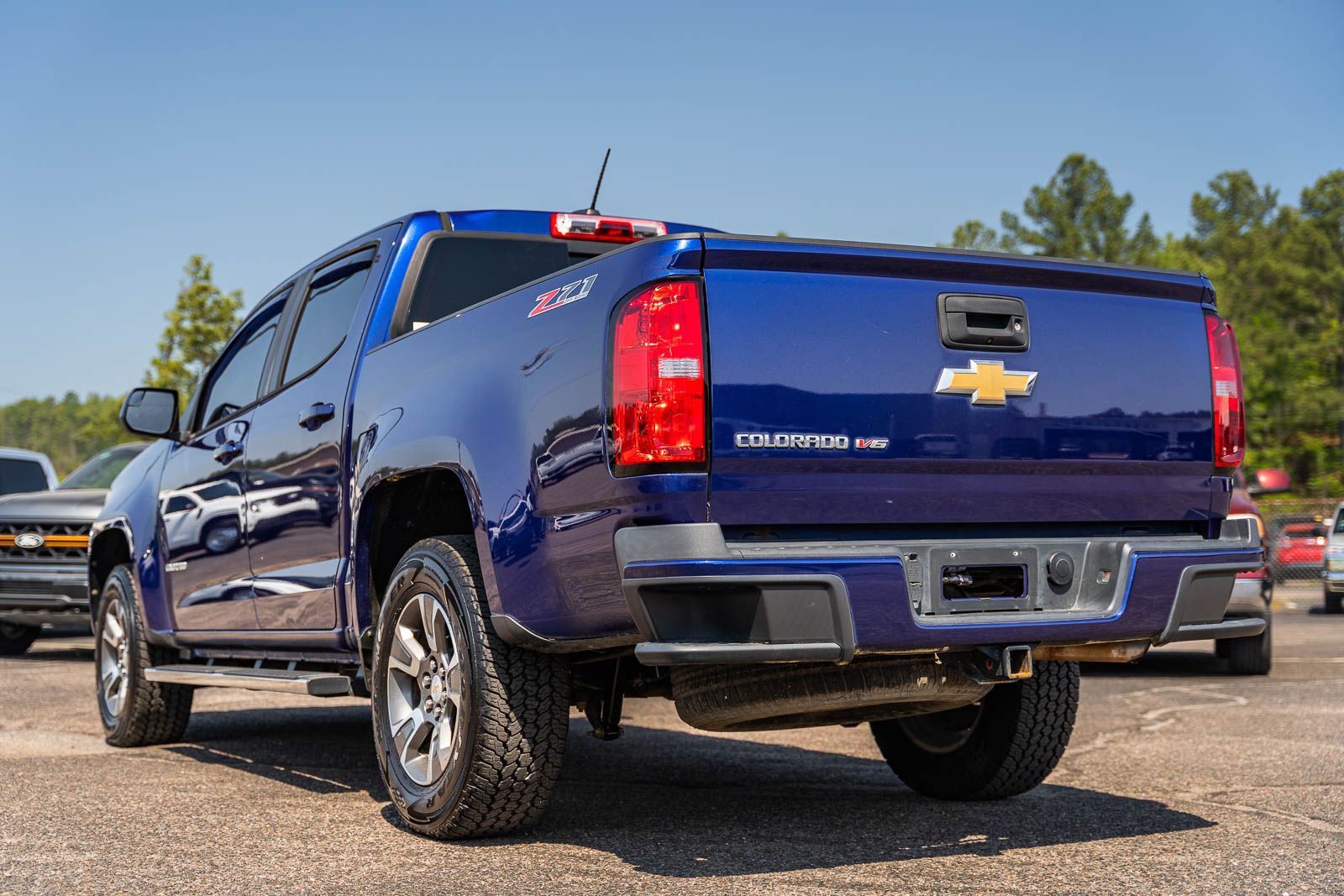 Used 2017 Chevrolet Colorado Z71 AWD/4WD image 5
