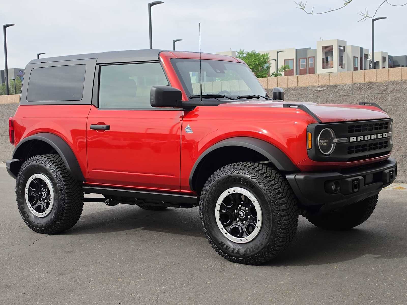 Used 2022 Ford Bronco Black Diamond w/ Sasquatch Package image 3