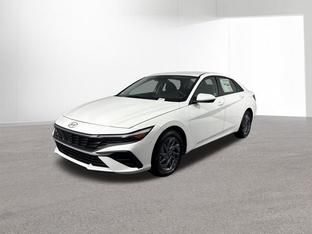Used 2025 Hyundai Elantra Hybrid FWD image 11
