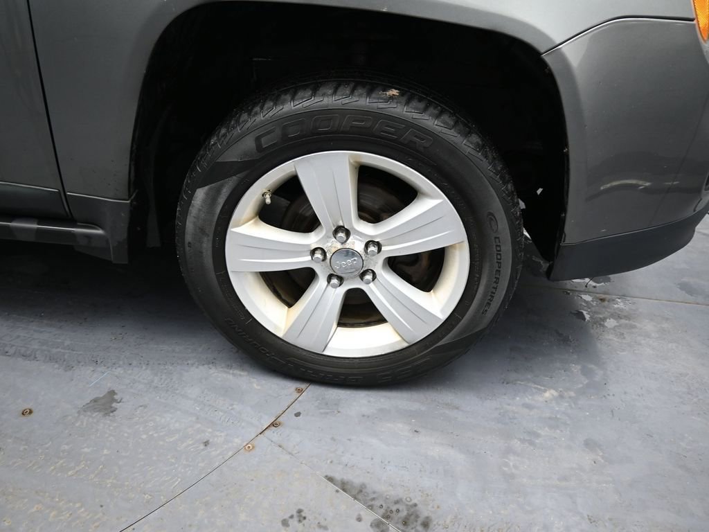 Used 2011 Jeep Compass 4WD image 17