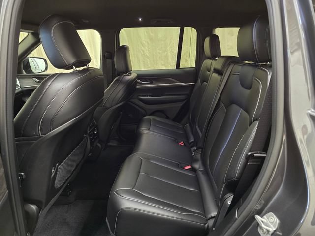 Used 2025 Jeep Grand Cherokee Limited w/ Trailer Tow Package AWD/4WD image 30