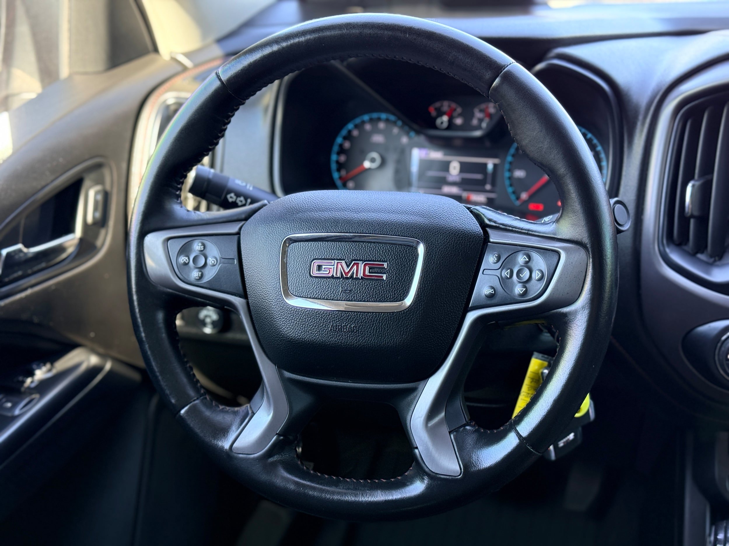 Used 2018 GMC Canyon All Terrain w/ All Terrain X Package AWD/4WD image 16