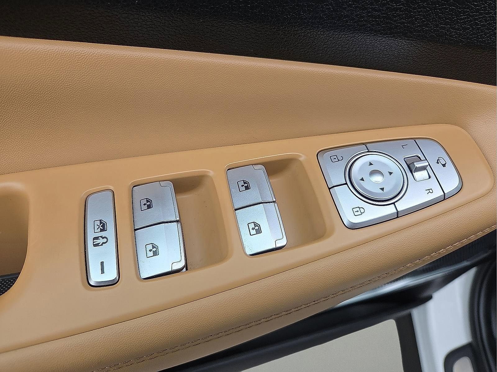 Used 2022 Hyundai Santa Fe Calligraphy AWD/4WD image 15