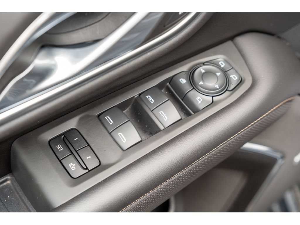 Used 2022 GMC Yukon AT4 AWD/4WD image 14