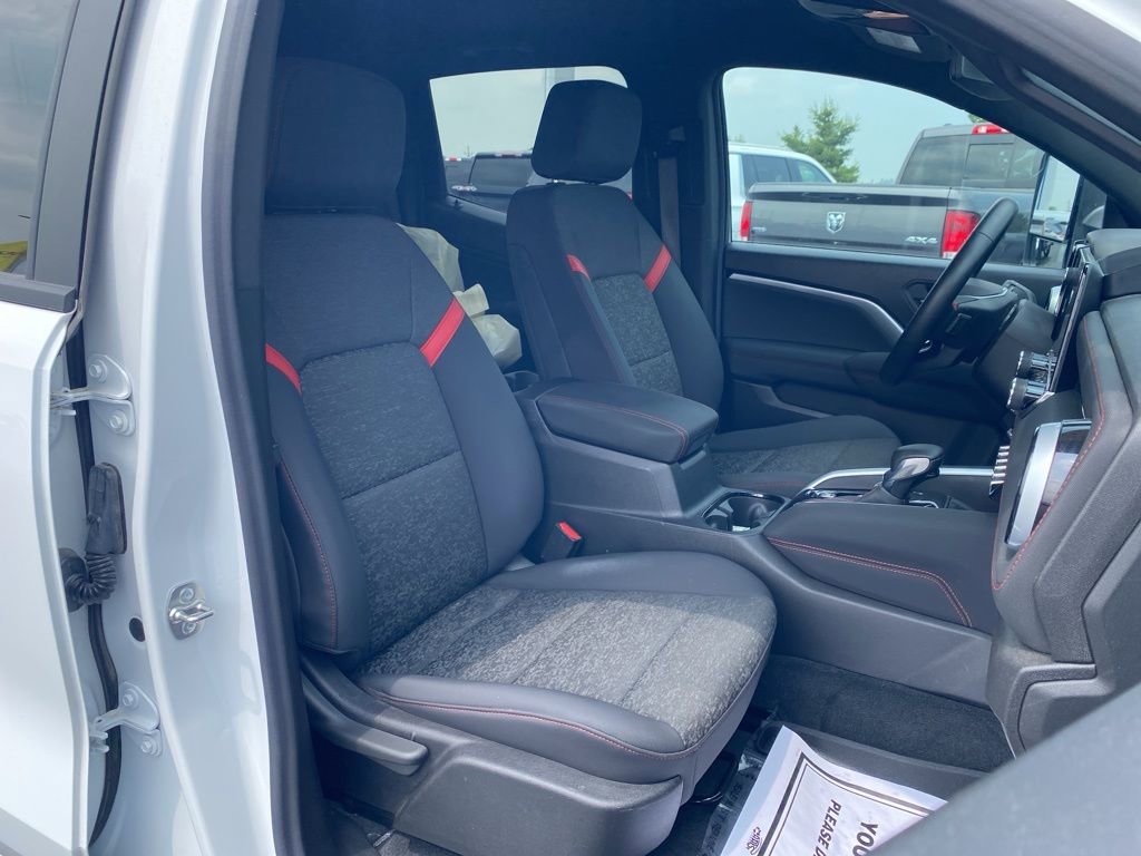 Used 2024 Chevrolet Colorado Z71 w/ Z71 Convenience Package 2 image 25