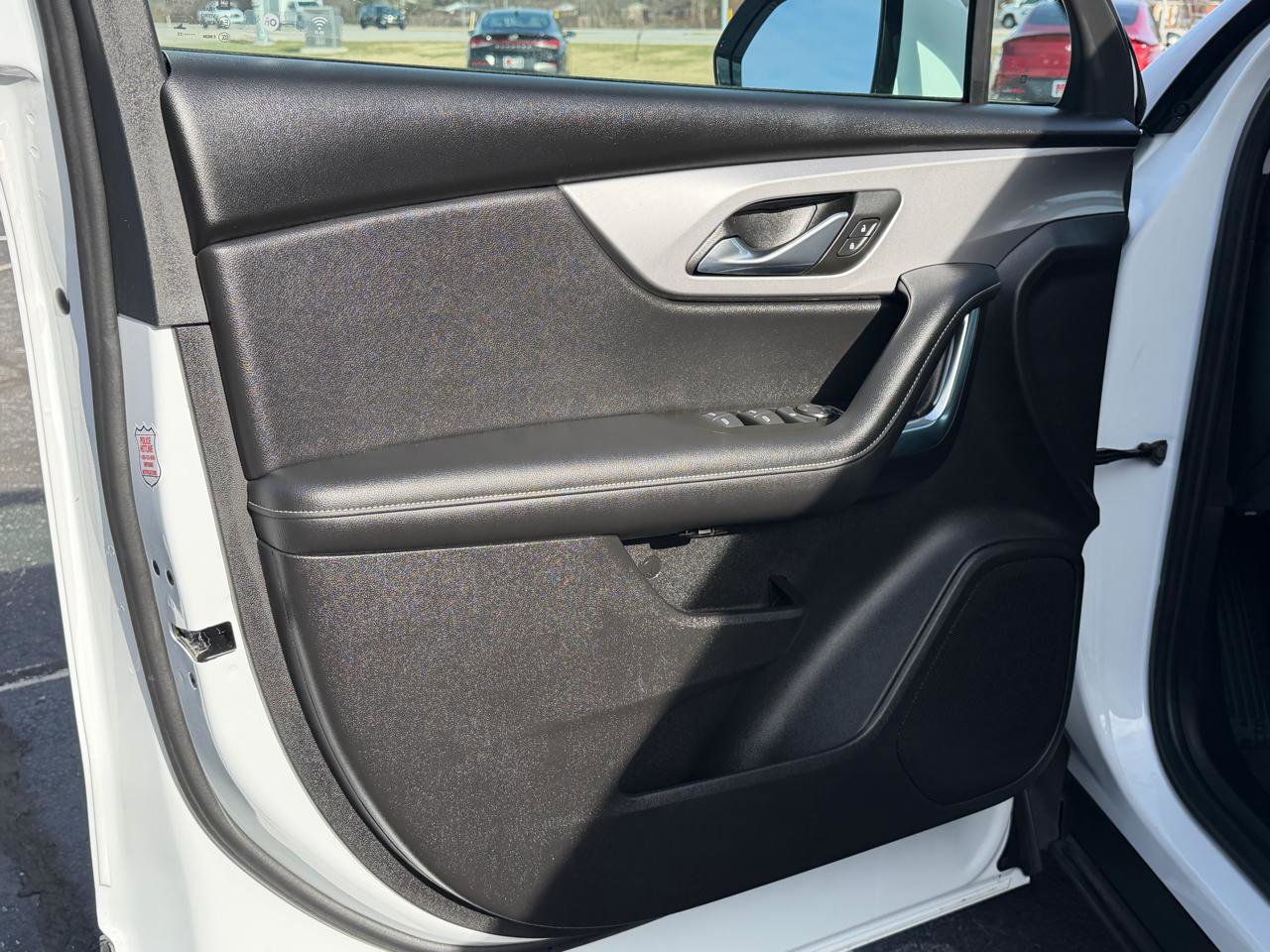 Used 2025 Chevrolet Blazer LT FWD image 9