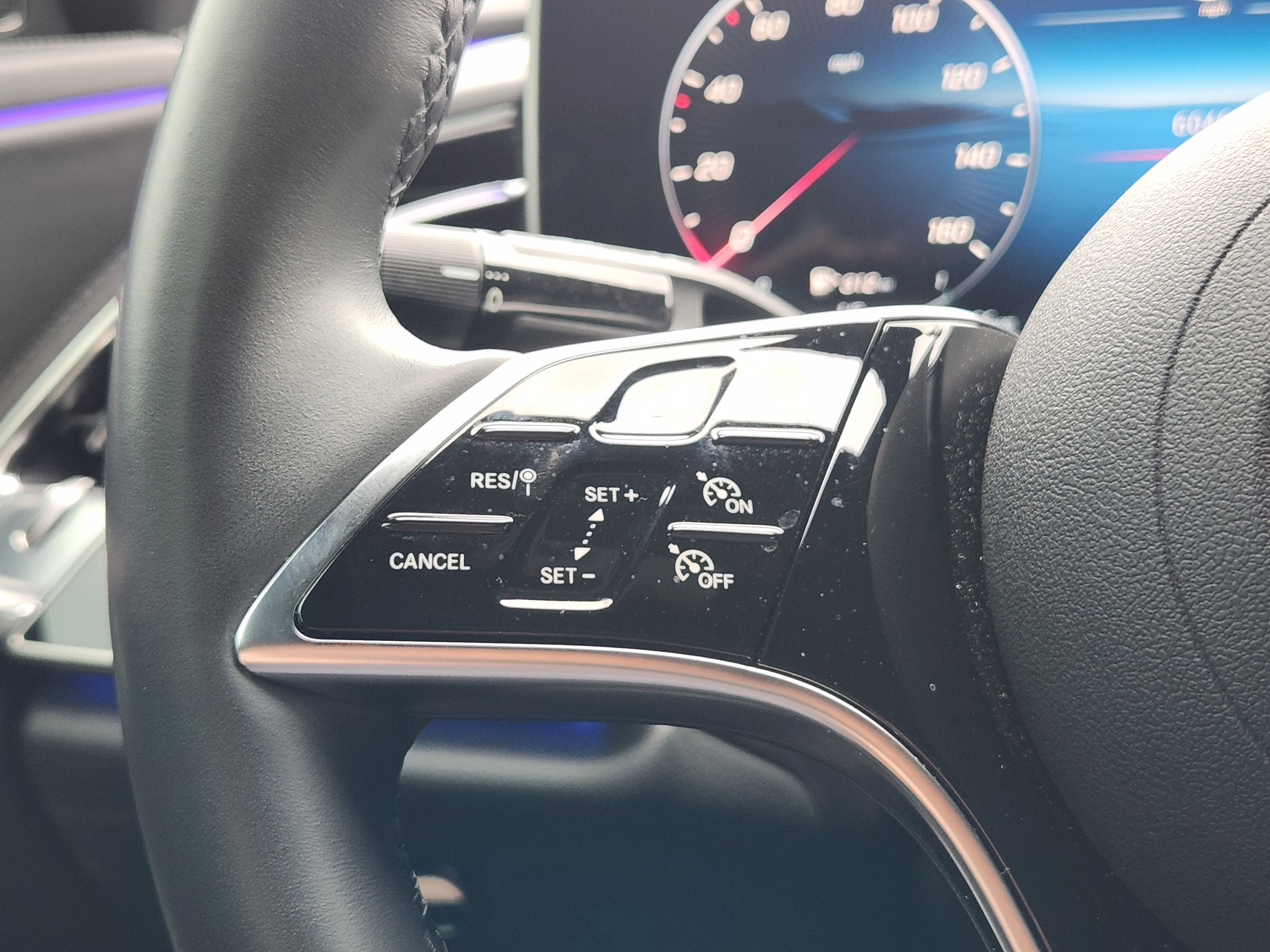 Used 2025 Mercedes-Benz E 350 4MATIC Sedan image 19