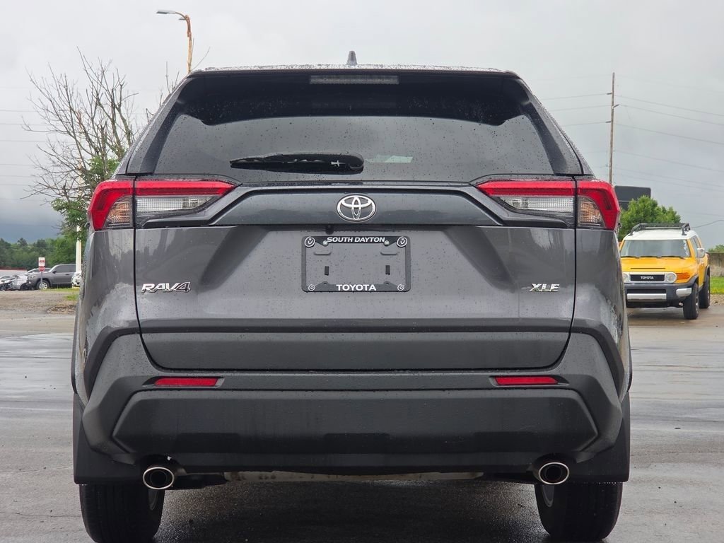 Used 2024 Toyota RAV4 XLE FWD image 20