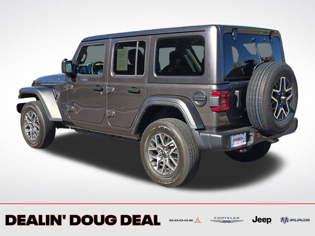 Used 2025 Jeep Wrangler Sahara image 4