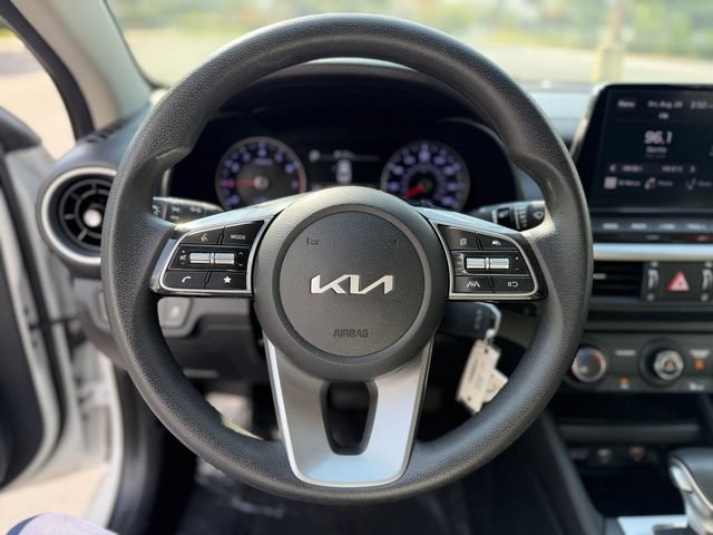 Used 2024 Kia Forte LXS FWD image 3
