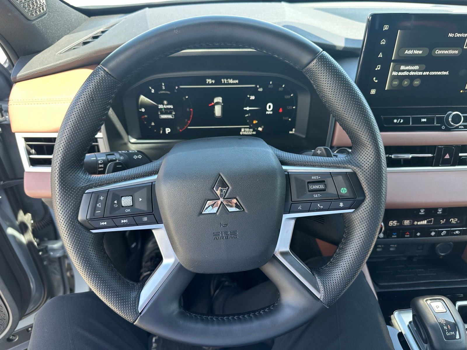 Used 2025 Mitsubishi Outlander SEL image 3