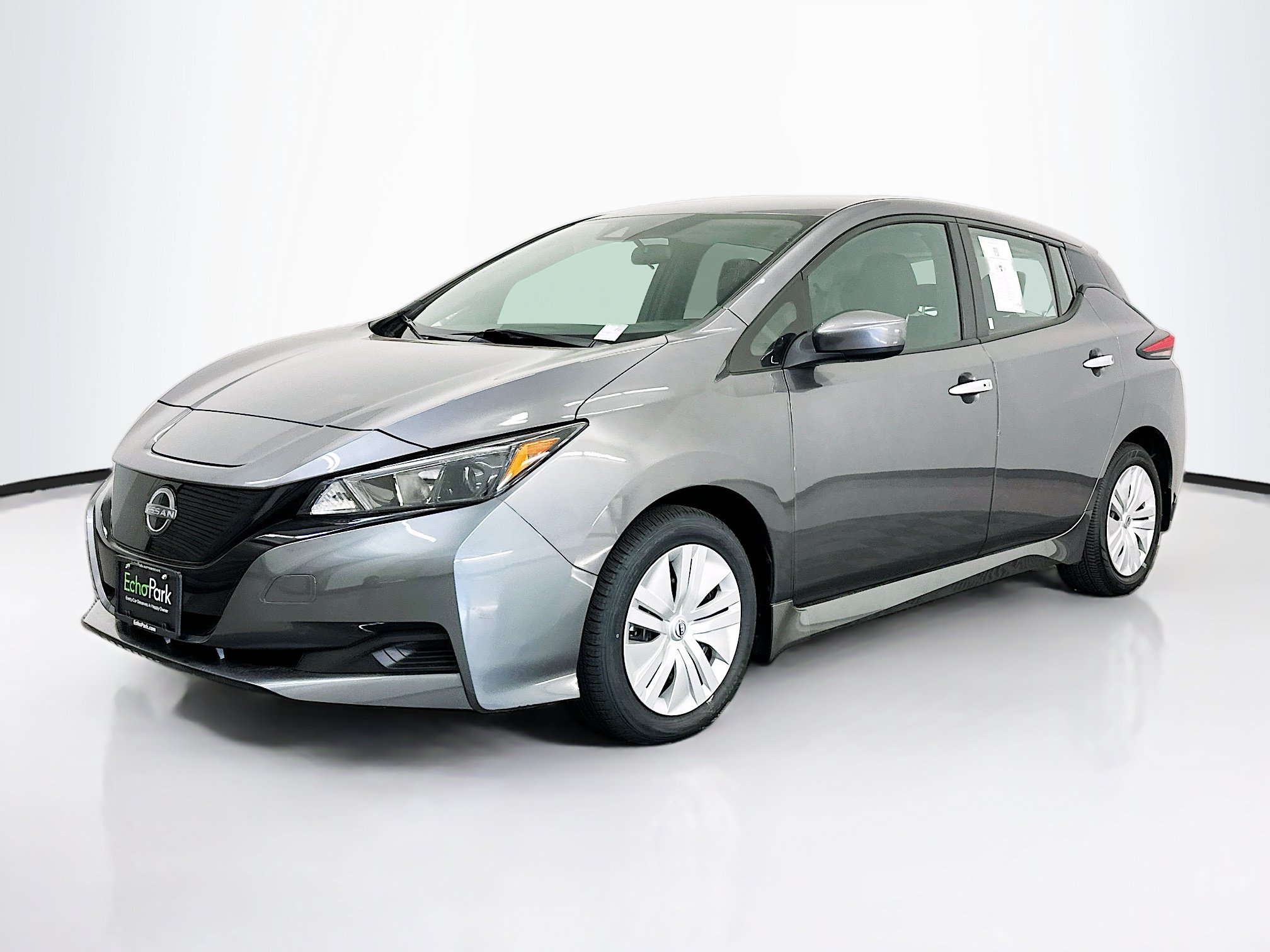 Used 2025 Nissan Leaf S FWD image 3