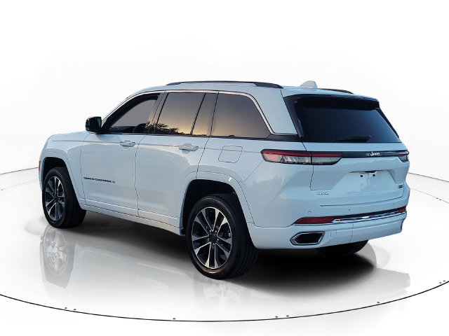 Used 2023 Jeep Grand Cherokee Overland AWD/4WD image 5