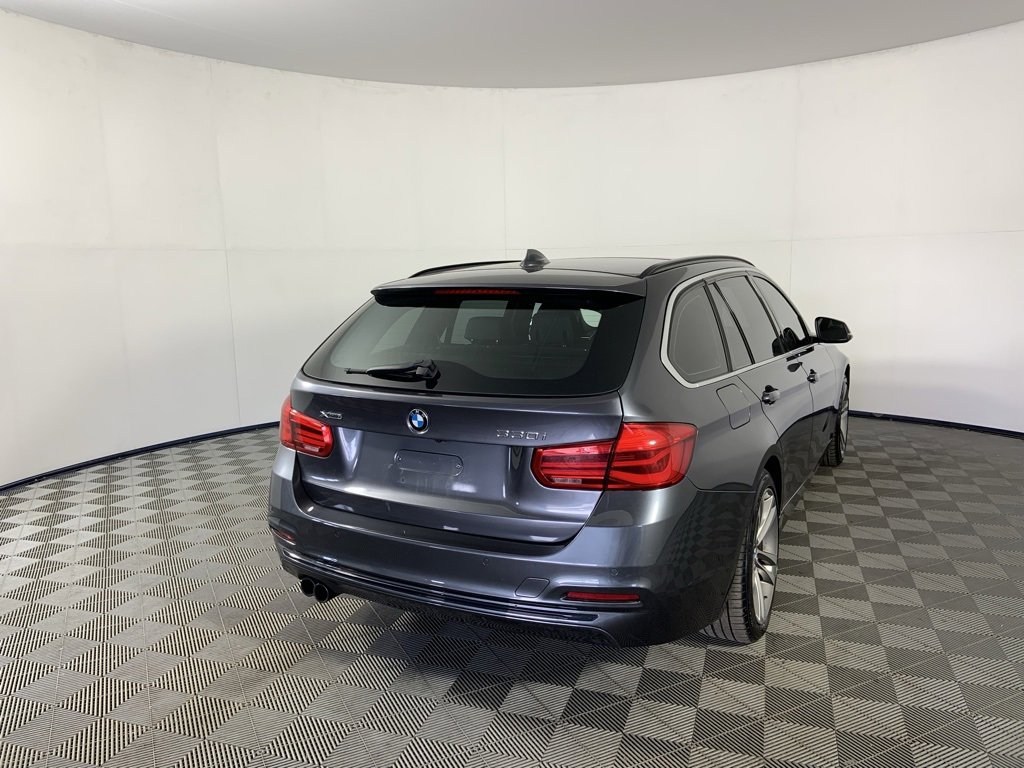 Used 2017 BMW 330i xDrive Wagon w/ Premium Package image 3