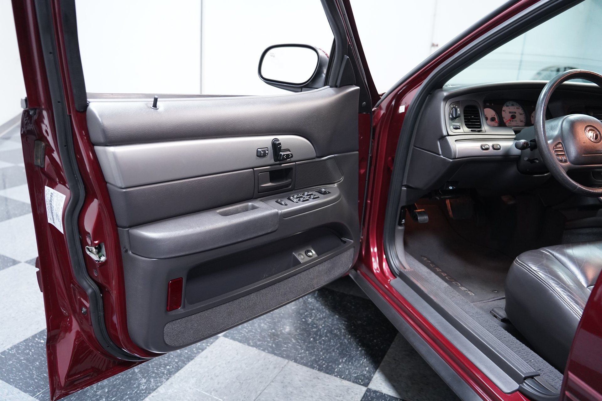 Used 2004 Mercury Marauder RWD image 28