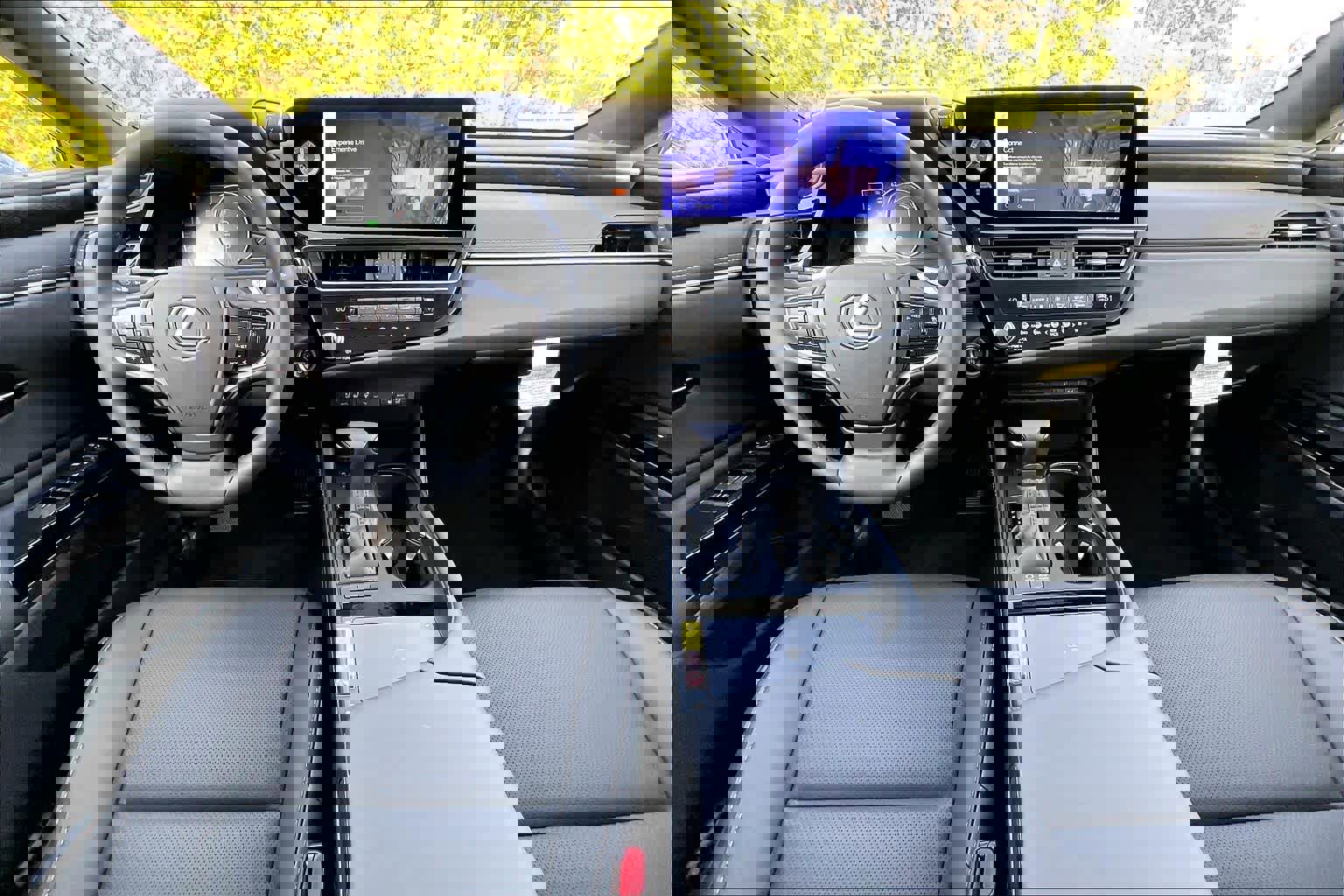 New 2025 Lexus ES 300h w/ Premium Package image 5