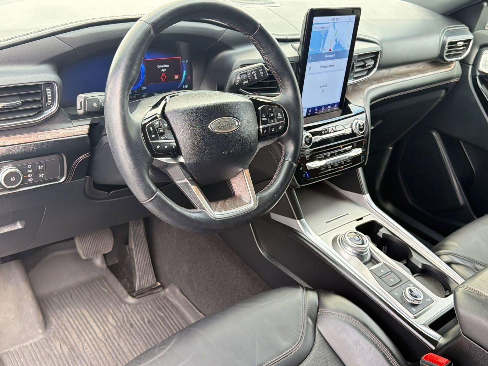 Used 2021 Ford Explorer Platinum w/ Equipment Group 601A AWD/4WD image 4