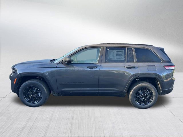 New 2025 Jeep Grand Cherokee Laredo image 8