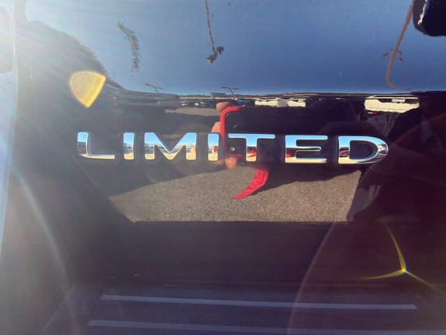 Used 2024 Ford Expedition Limited AWD/4WD image 14