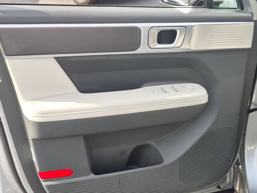 Used 2025 Hyundai Santa Fe SEL AWD/4WD image 11