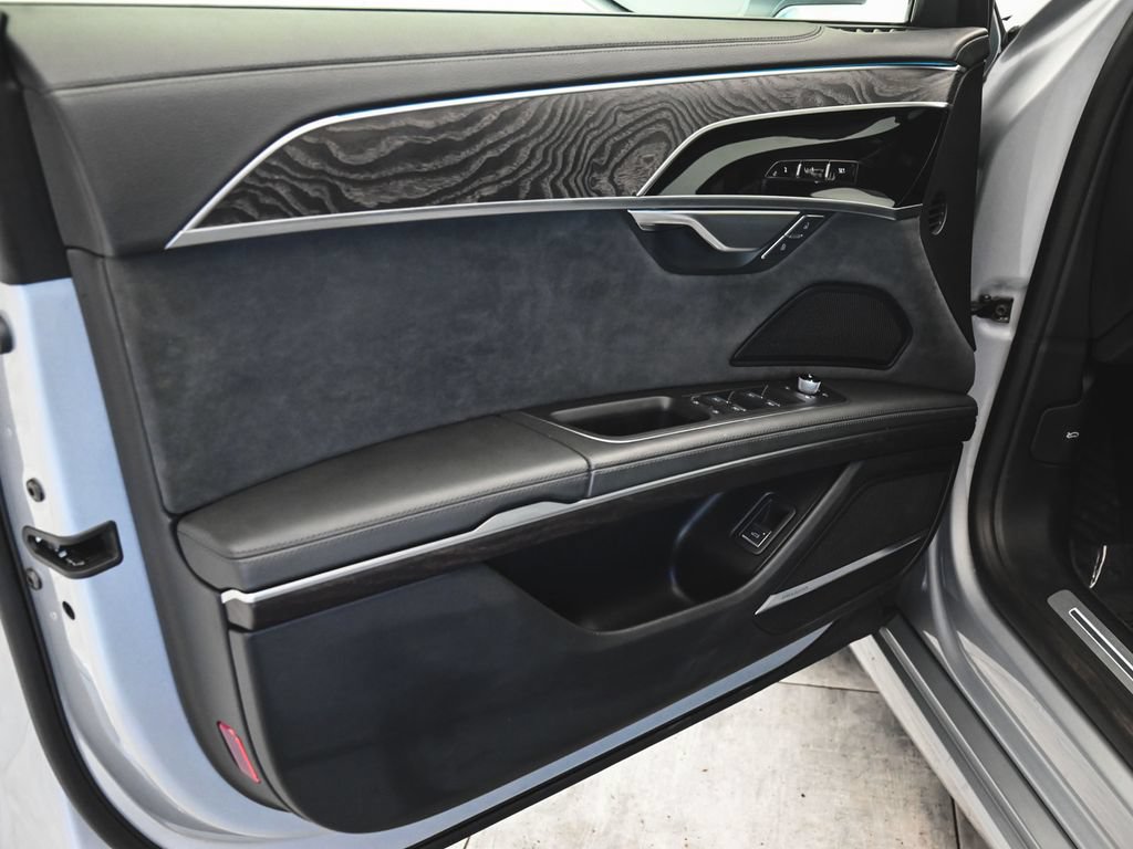 Used 2025 Audi A8 L 3.0T w/ Executive Package AWD/4WD image 8