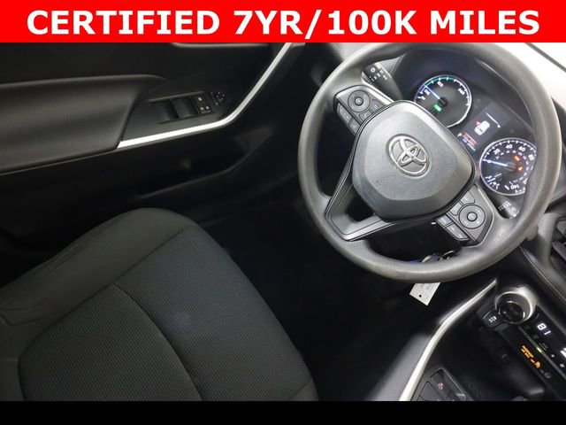 Used 2021 Toyota RAV4 LE image 18