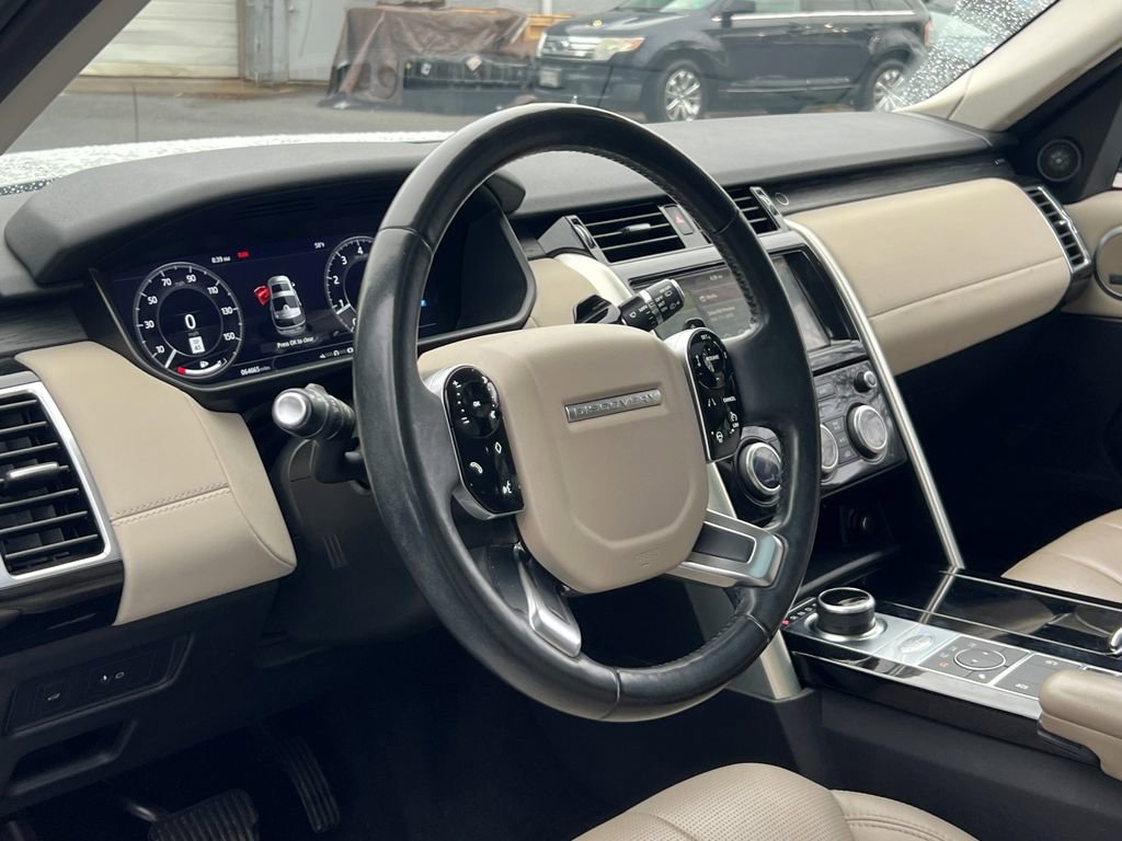 Used 2019 Land Rover Discovery HSE image 21