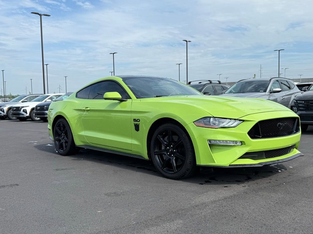Used 2020 Ford Mustang GT w/ Black Accent Package RWD image 3