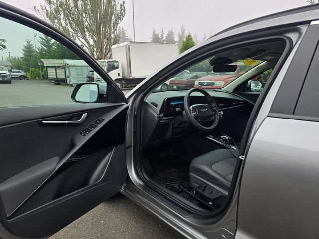 Certified 2024 Kia Niro Wind w/ Wind Preserve Package FWD image 21