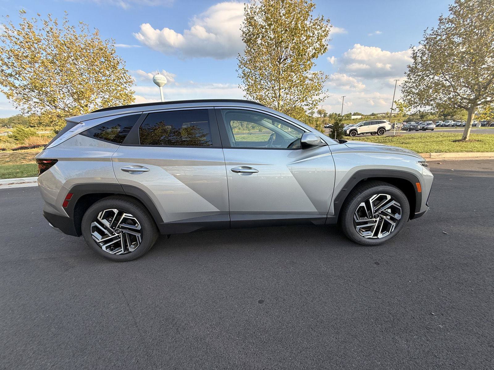New 2026 Hyundai Tucson SEL Plus w/ Tow & Go Package FWD image 4