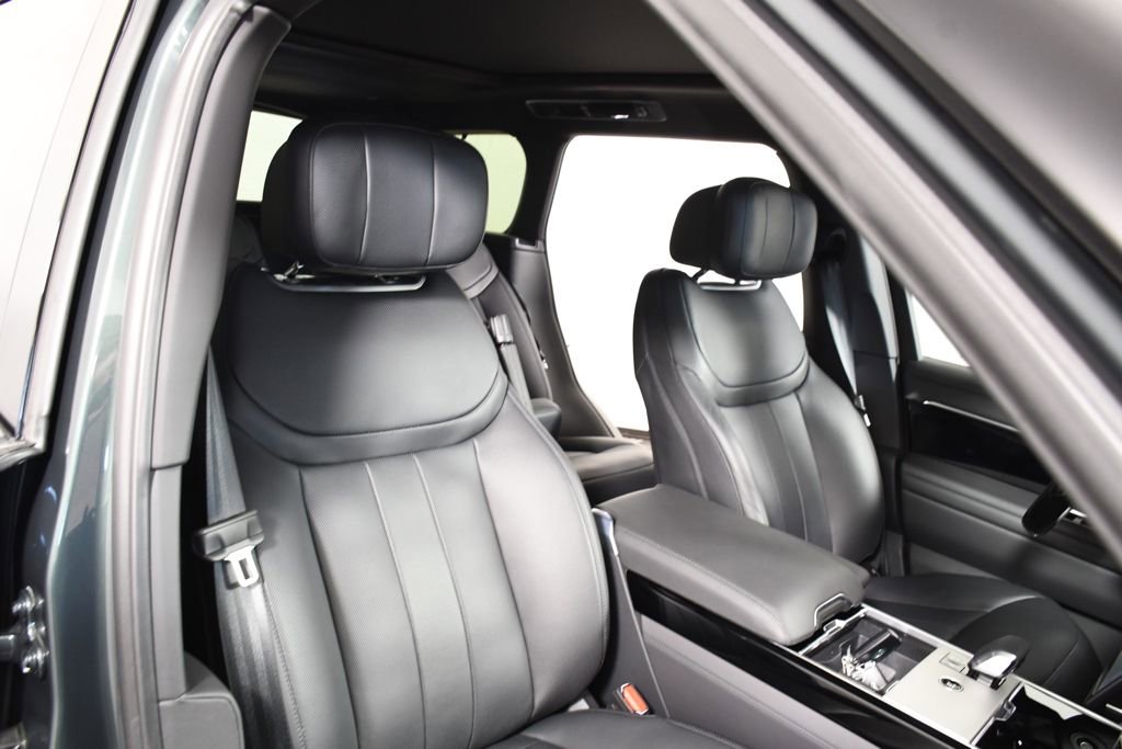 Used 2025 Land Rover Range Rover Autobiography image 19