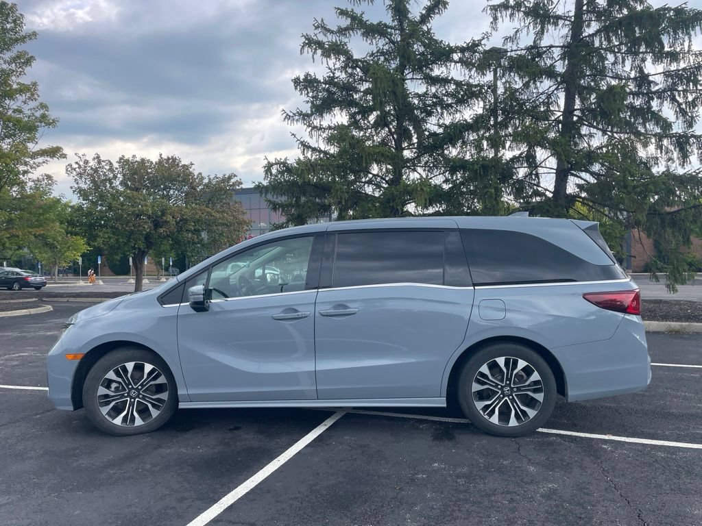 Used 2025 Honda Odyssey Elite image 9
