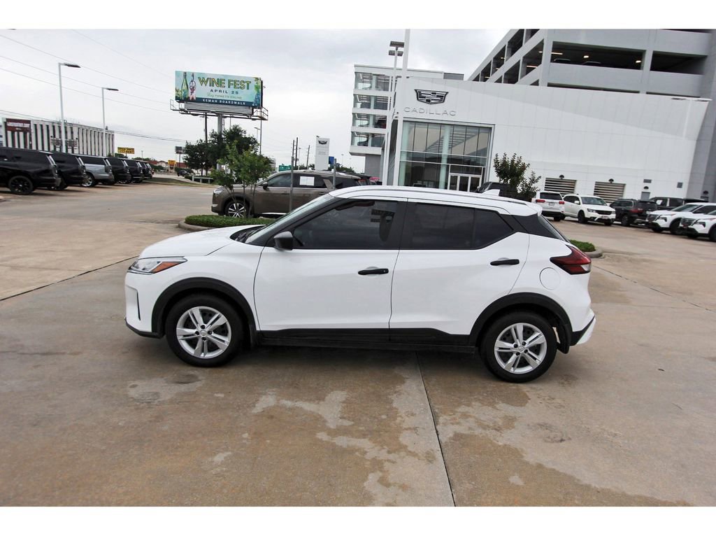 Used 2024 Nissan Kicks S image 3