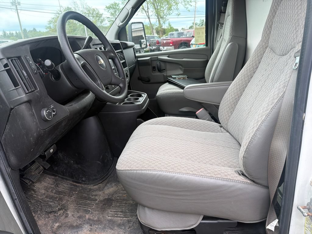 Used 2008 Chevrolet Express 3500 RWD image 13