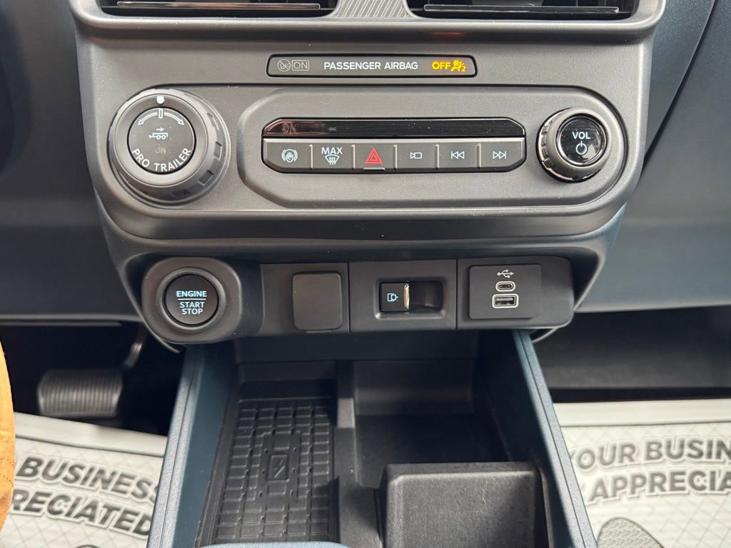 Used 2025 Ford Maverick Lobo image 14