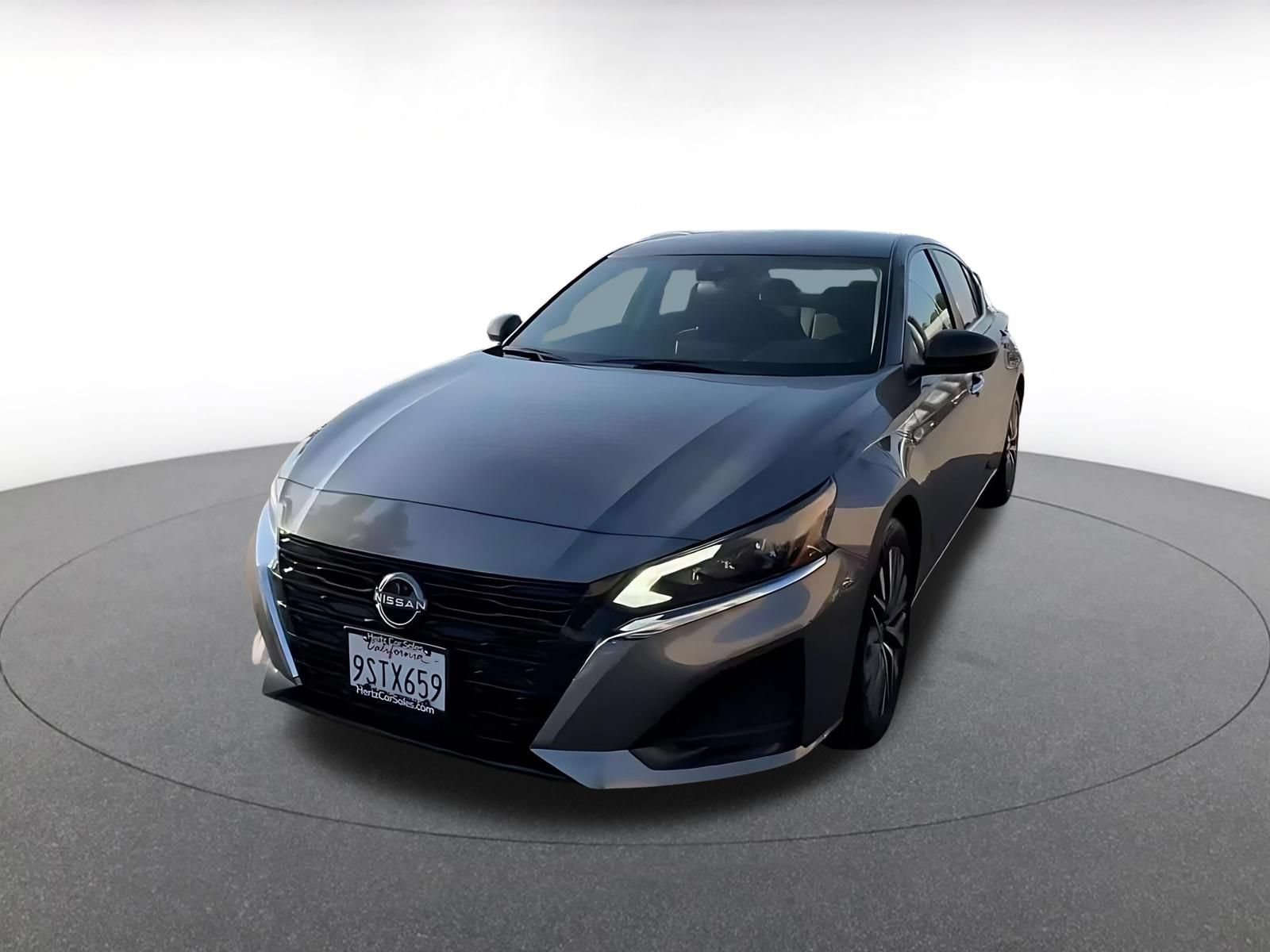 Used 2025 Nissan Altima 2.5 SV FWD image 6