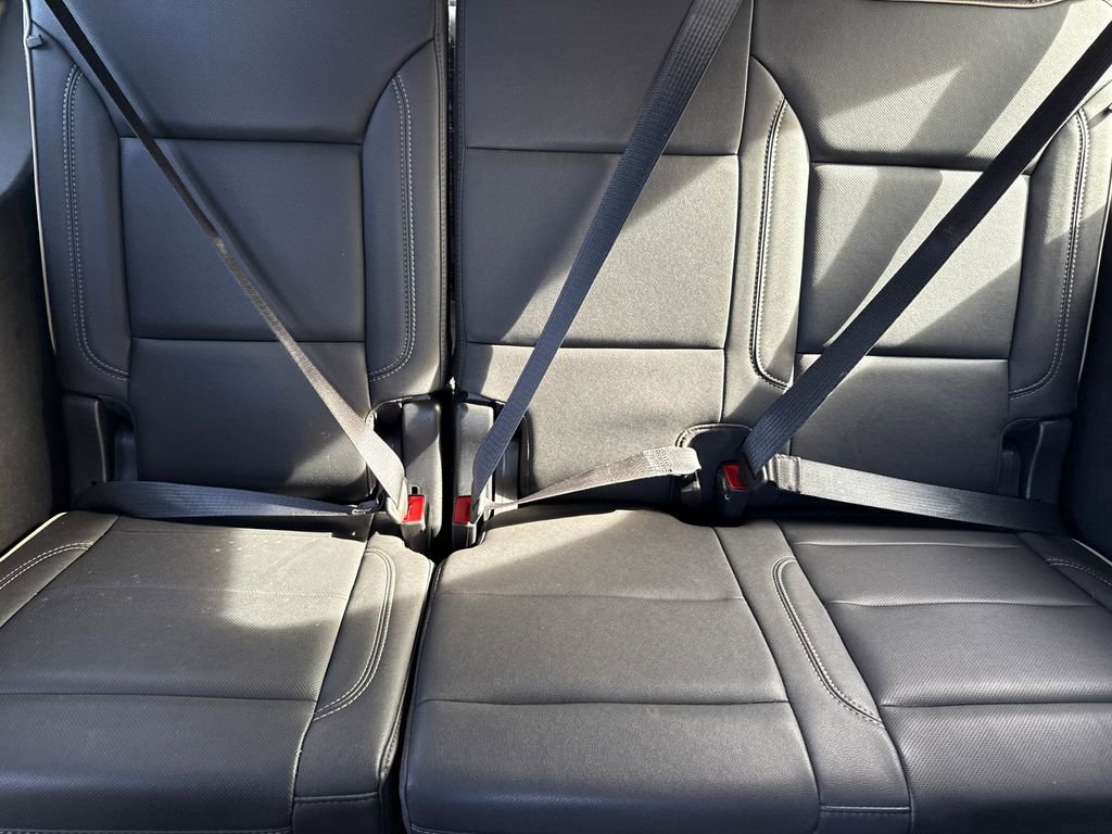 Used 2023 GMC Yukon SLT RWD image 17