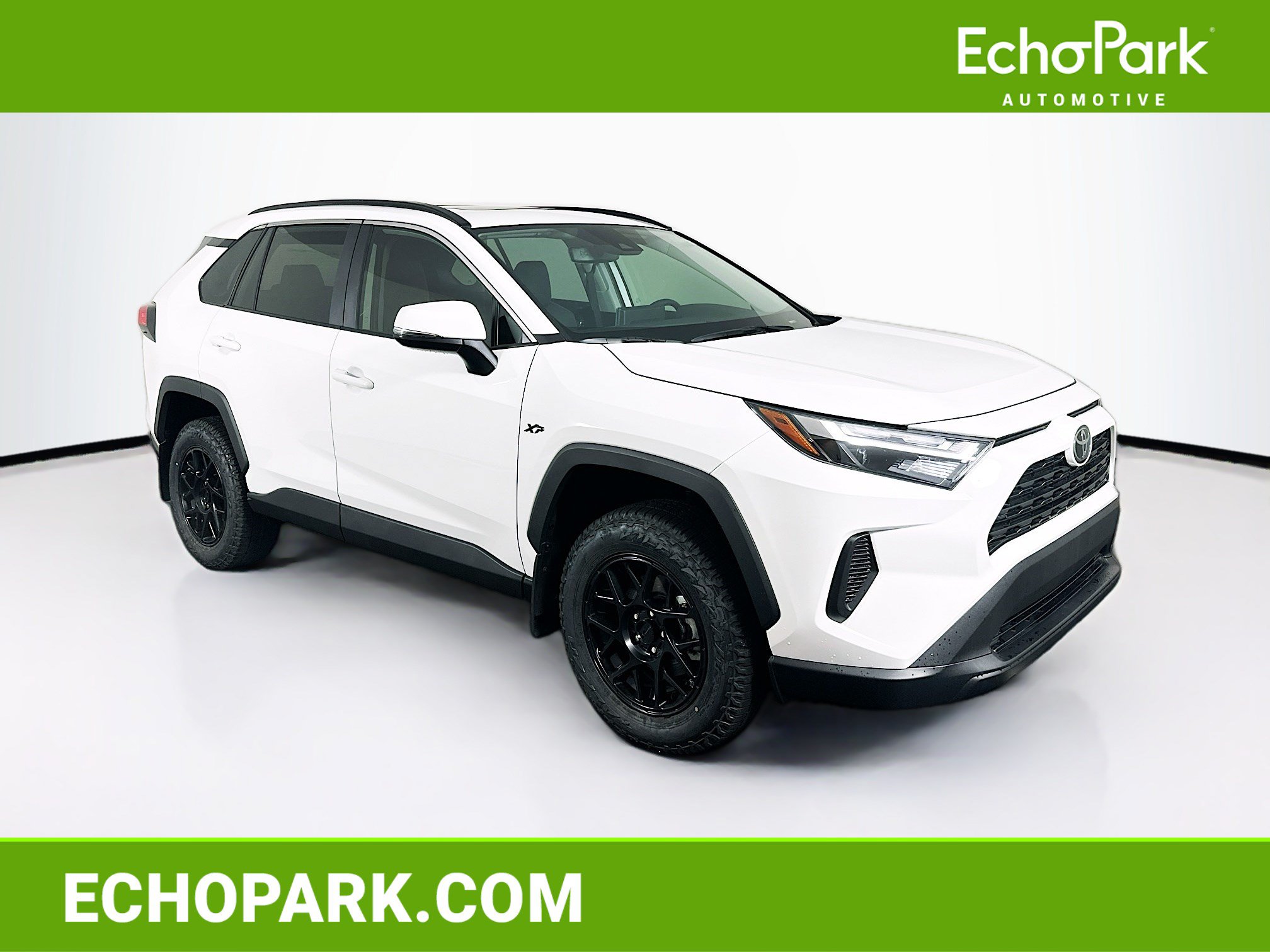 Used 2025 Toyota RAV4 XLE w/ Convenience Package FWD image 1