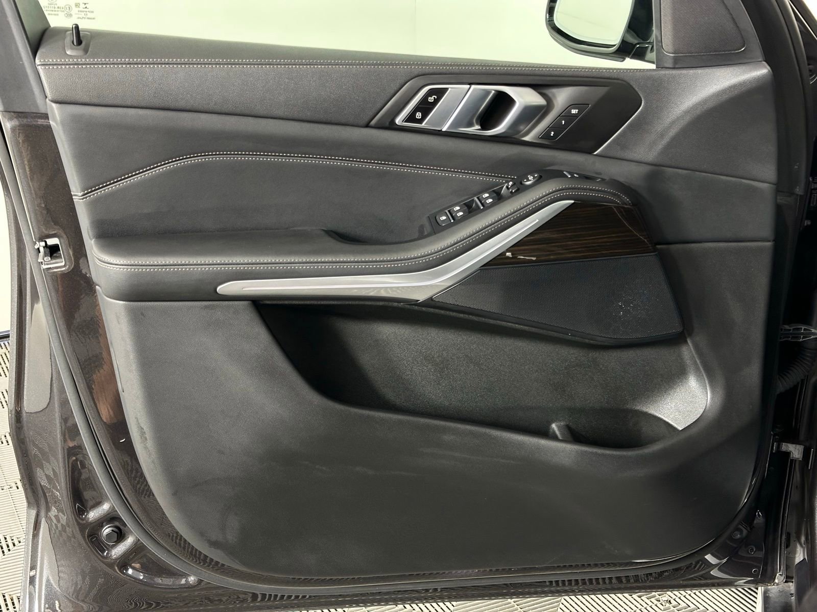 Used 2023 BMW X5 xDrive40i w/ Premium Package image 37