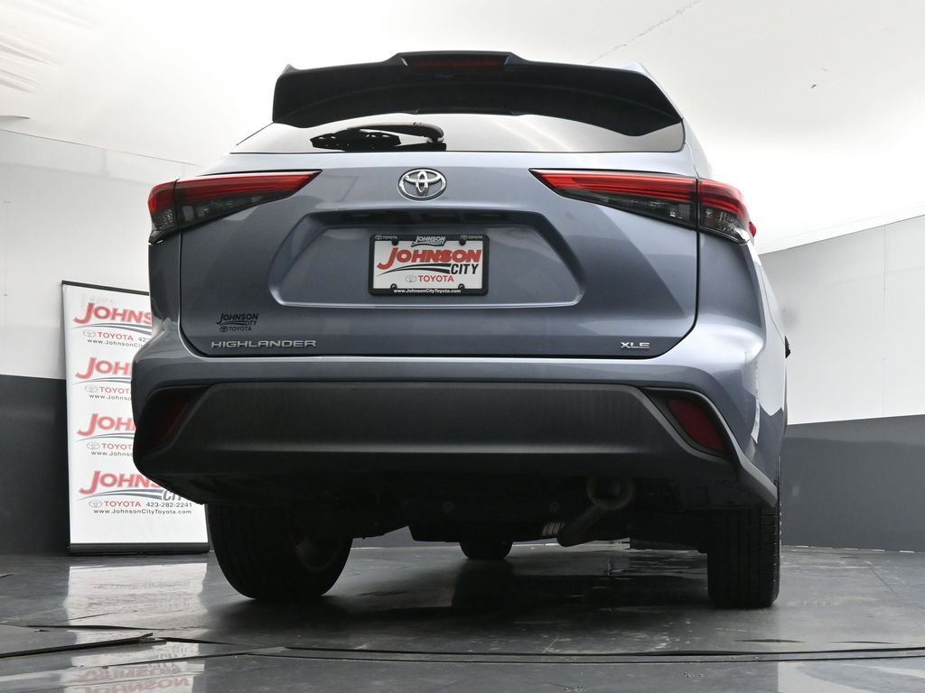 Used 2020 Toyota Highlander XLE FWD image 37