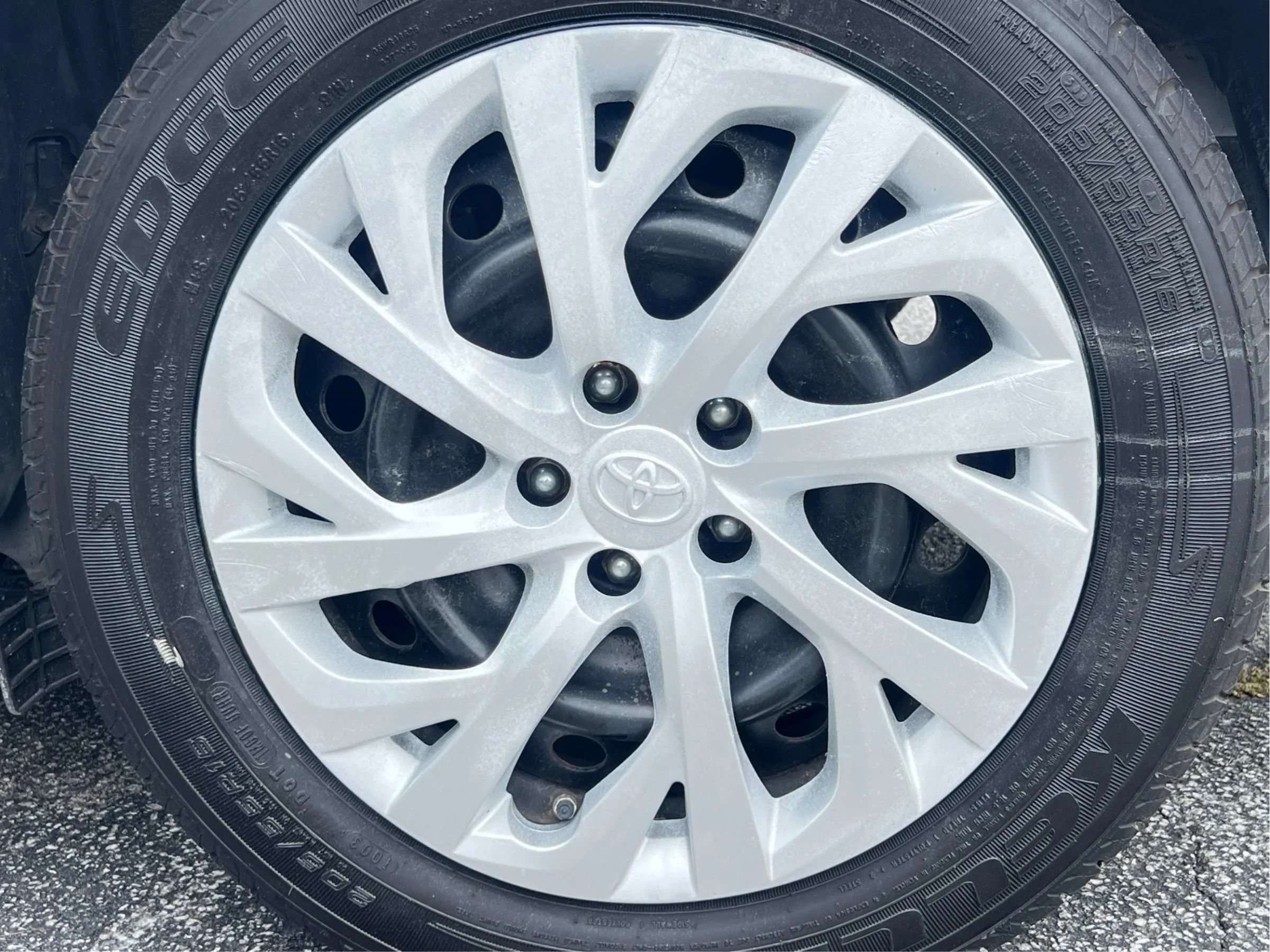 Used 2017 Toyota Corolla LE FWD image 43