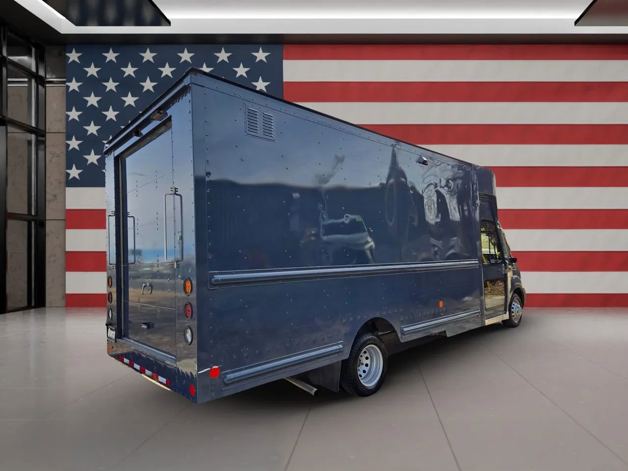 Used 2022 Ford Transit 350 350 HD XL Cutaway Van 2D image 8