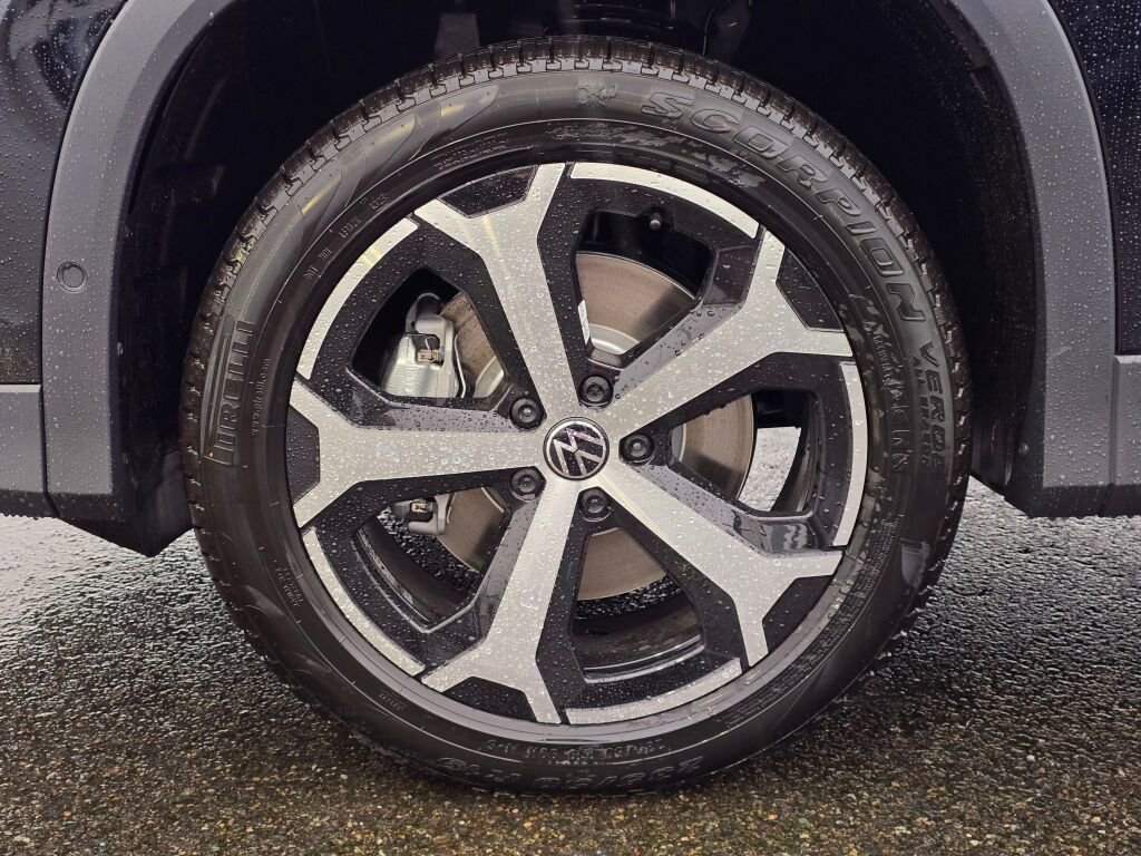 New 2026 Volkswagen Tiguan SE image 11