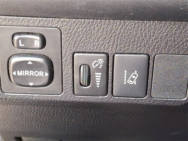 Used 2017 Toyota RAV4 LE image 18