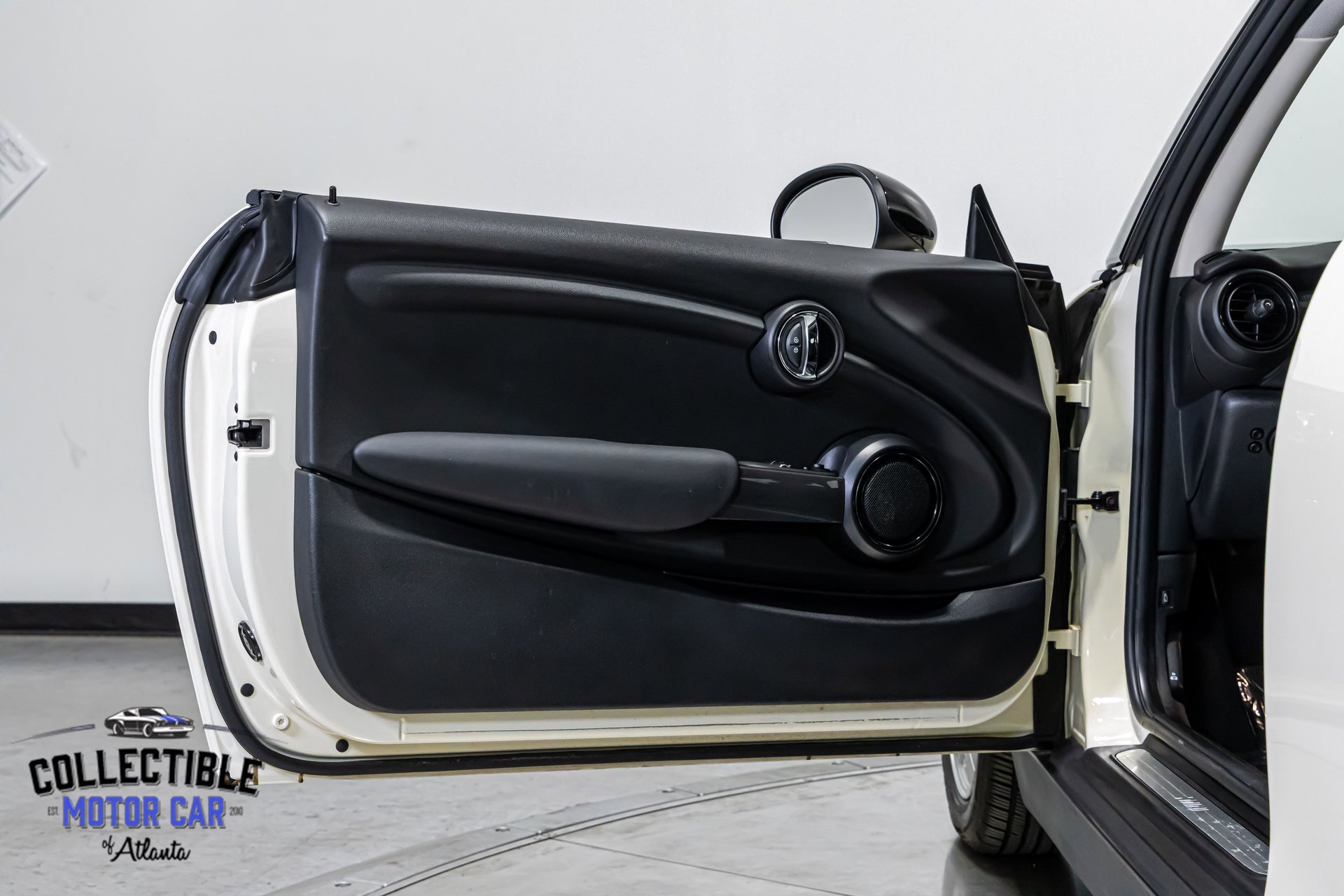 Used 2018 MINI Cooper 2-Door Hardtop image 37