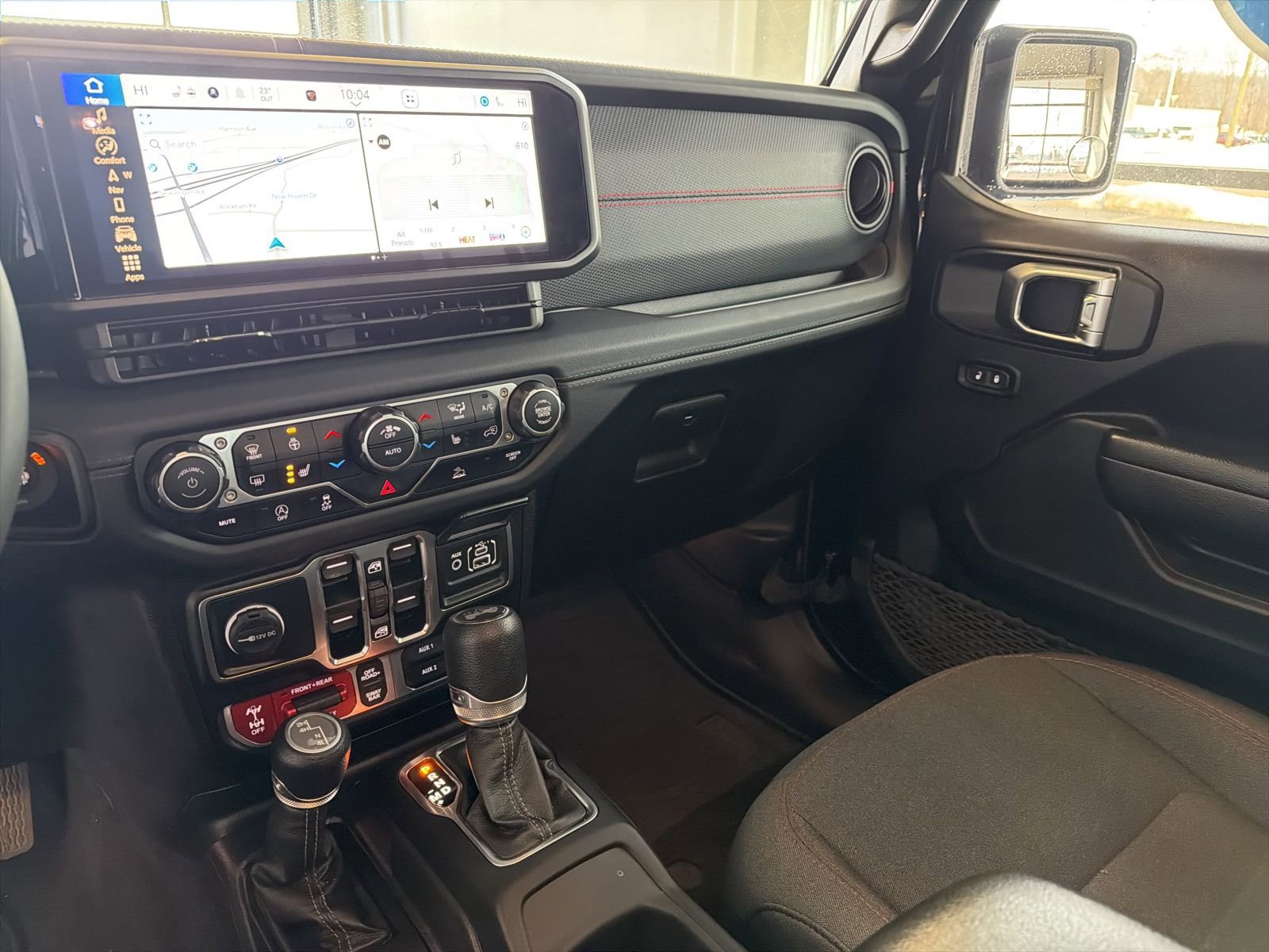 Used 2024 Jeep Wrangler Unlimited Rubicon w/ Technology Group image 23