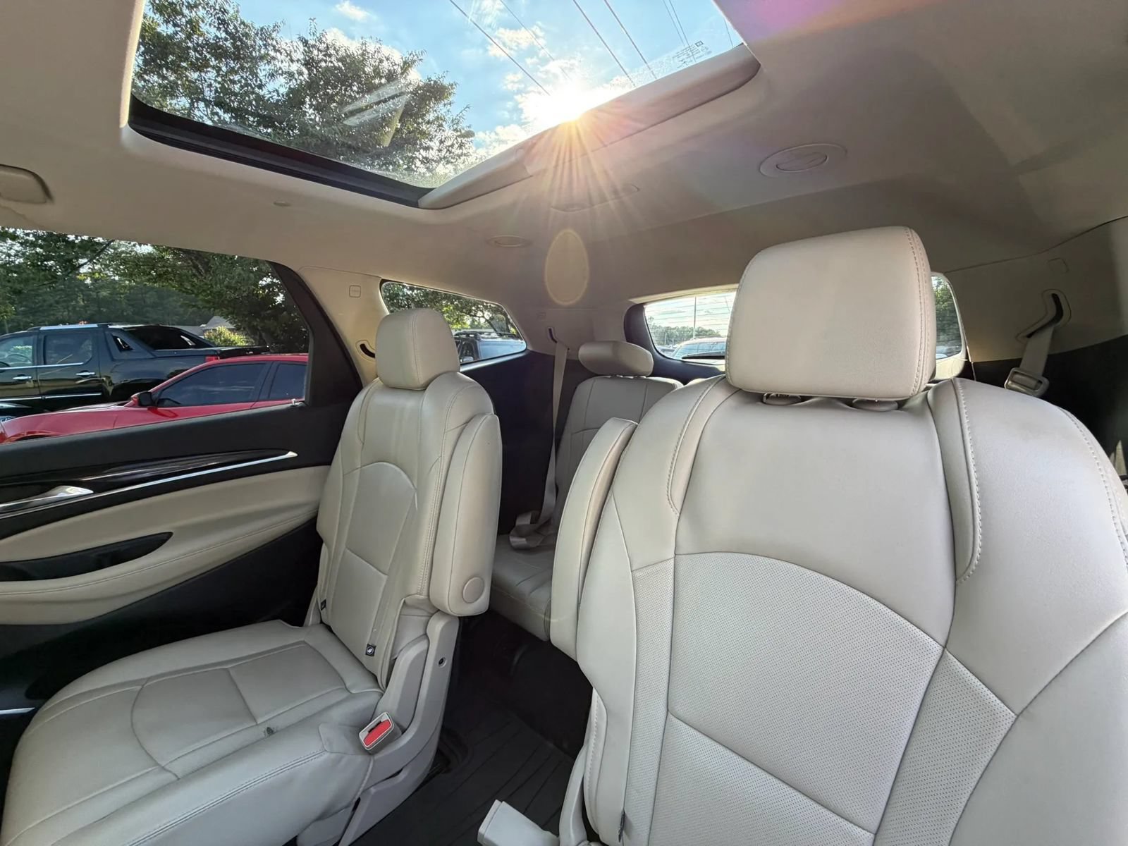 Used 2019 Buick Enclave Essence FWD image 23