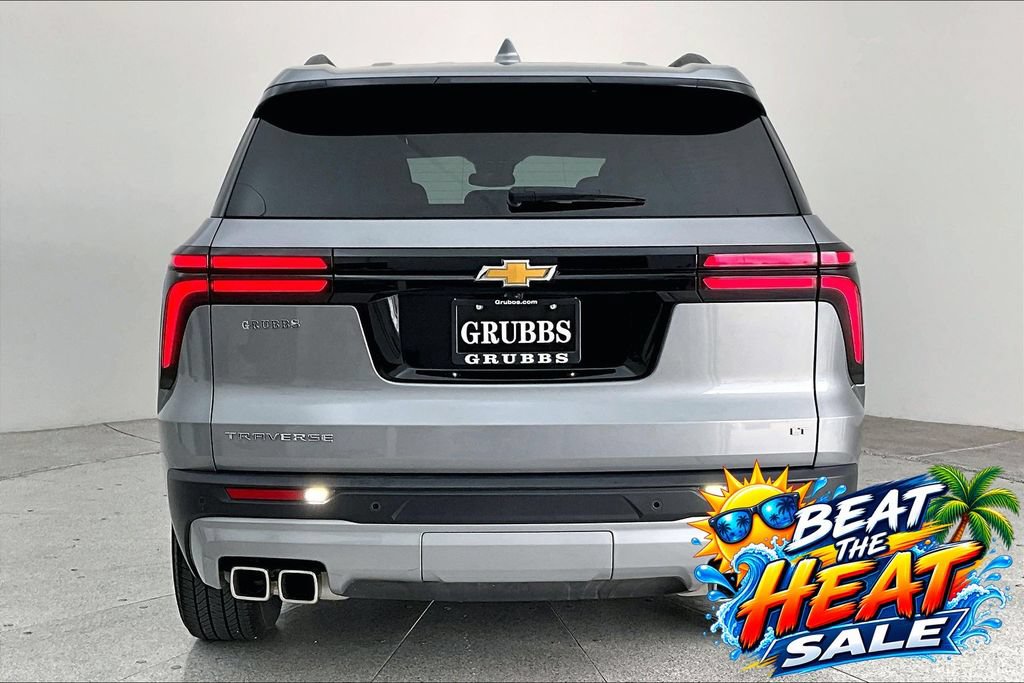 Used 2024 Chevrolet Traverse LT FWD image 4