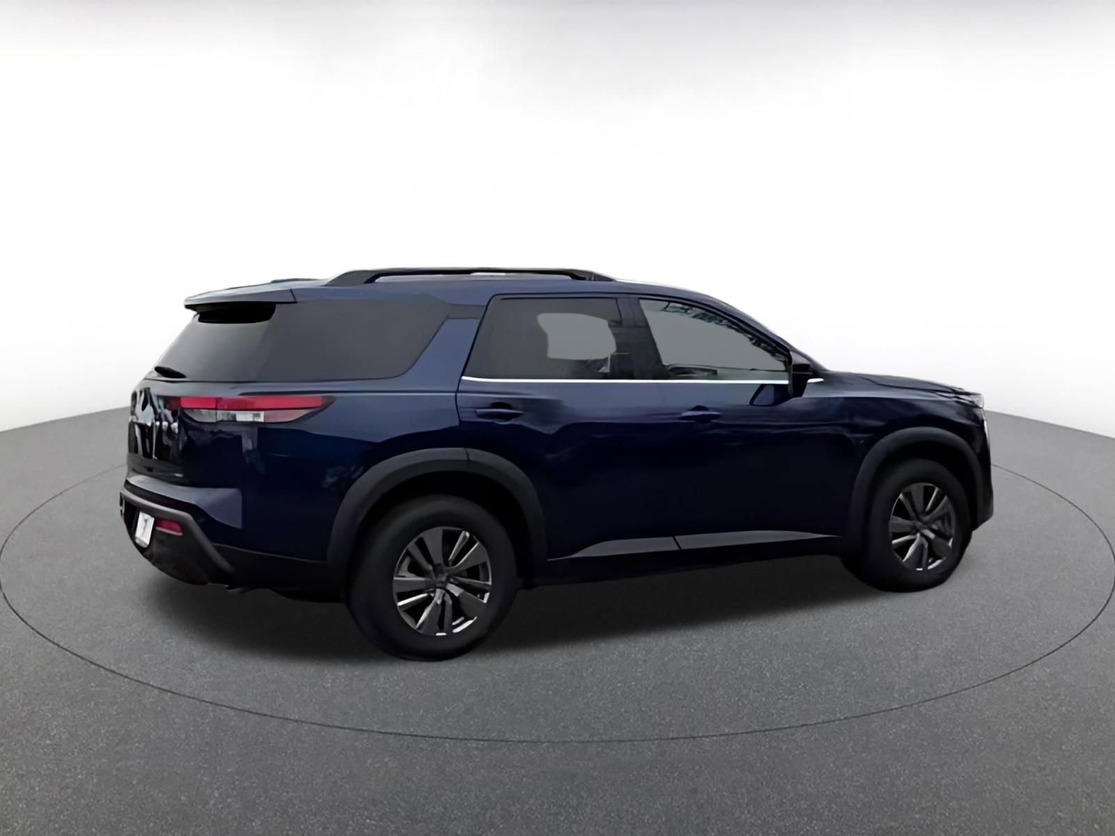 Used 2025 Nissan Pathfinder SV AWD/4WD image 15
